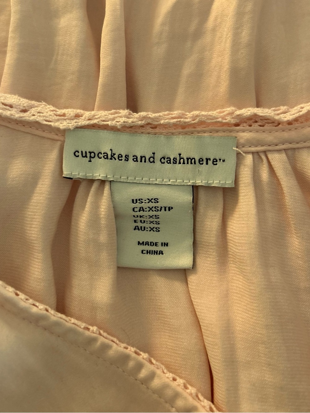 Cupcakes & Cashmere V-Neck puff Sleeve Blouse XS - Picture 4 of 10